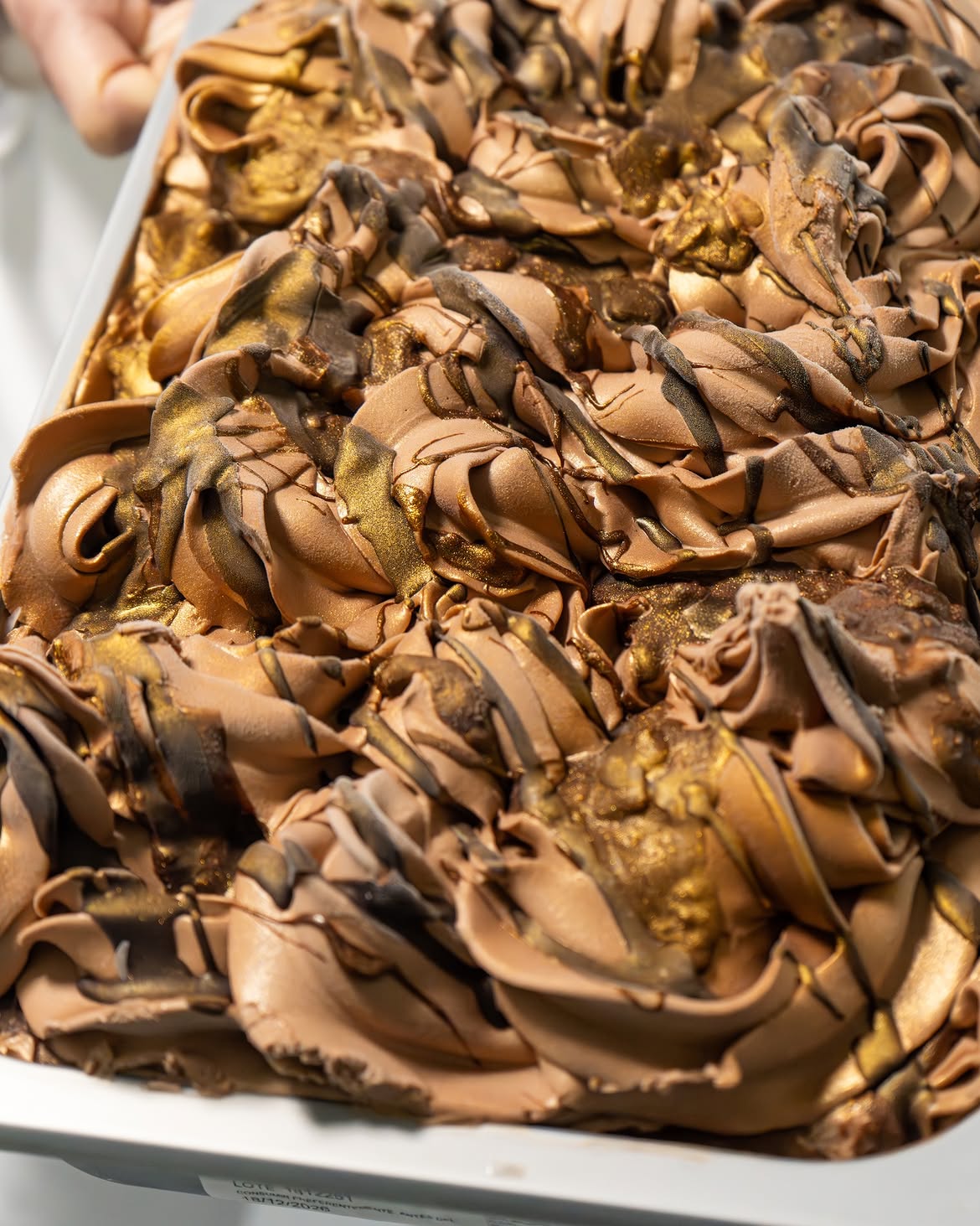Detalle artesanal de helado elaborado en el obrador de Bertal
